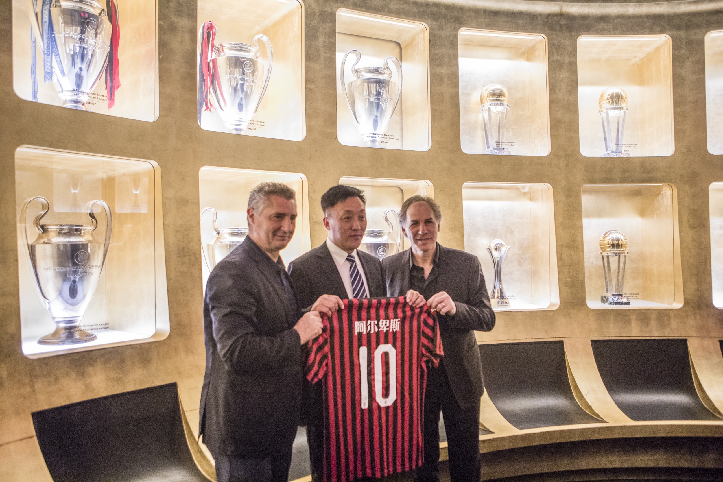 皇马齐达内战术显效4-0取胜塞尔塔（齐达内战术奏效，皇马4-0大胜塞尔塔）