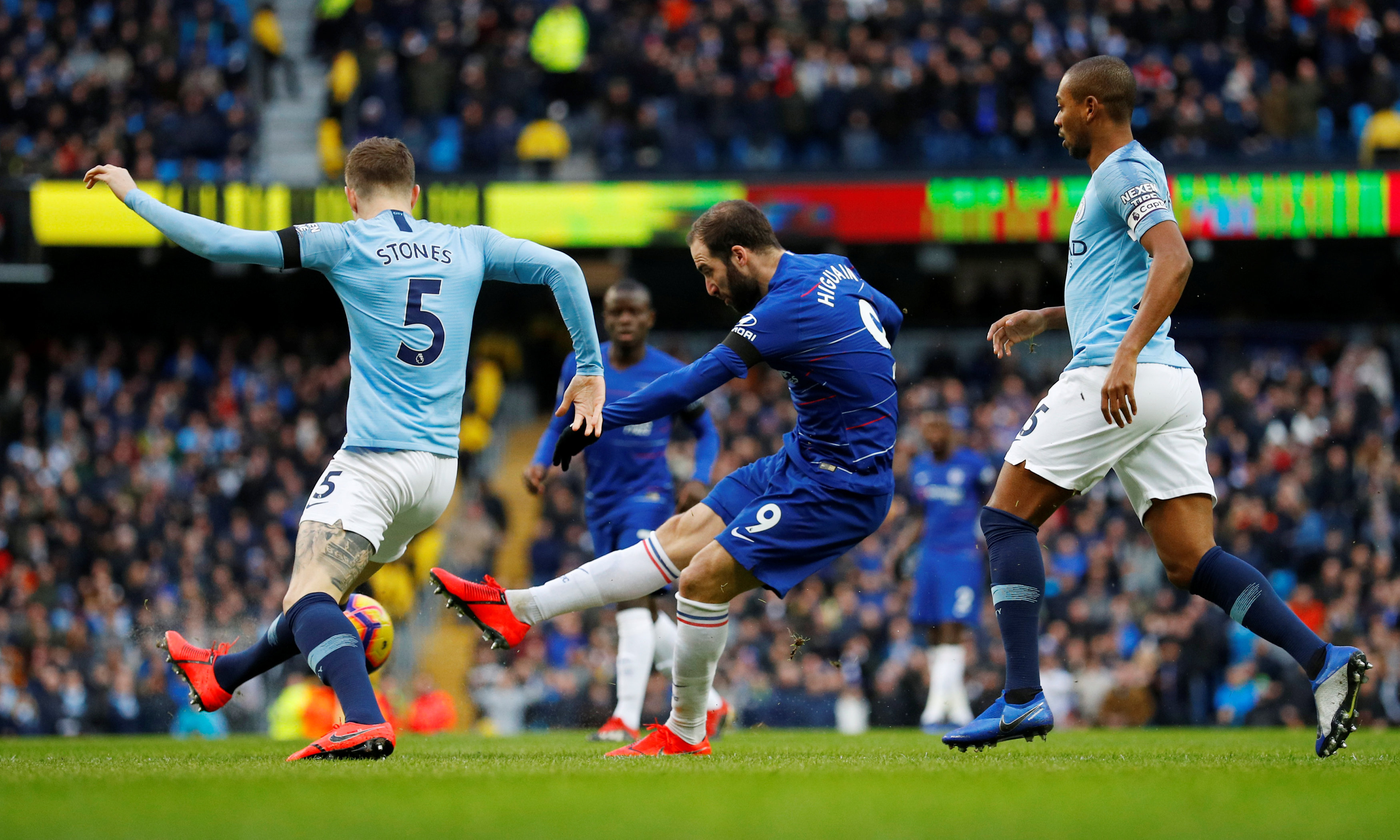 “大虾队”莫克姆拖欠工资已超31.6万镑，已经停止一线队运营（莫克姆“大虾队”拖欠薪资逾31.6万英镑，一线队已停摆）