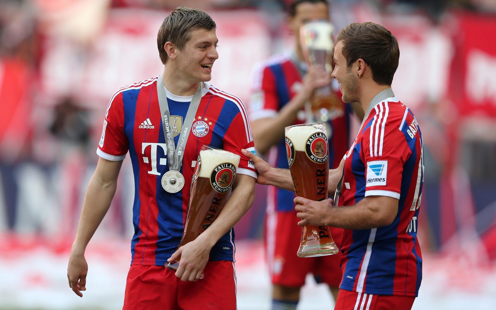 欧文突破防守连续得分（欧文强突撕裂防线连取分）