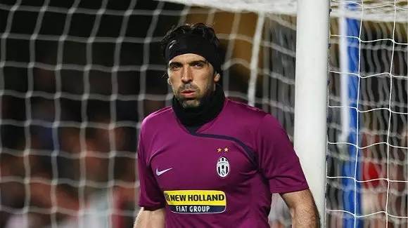 足球曼城豪取八连胜，瓜帅怒赞全队发挥完美（曼城豪夺八连胜，瓜迪奥拉盛赞全队表现无懈可击）