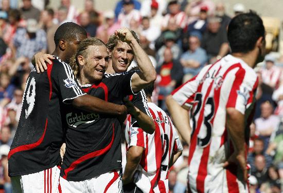 徐正源刚跟蓉城续约，就钦点斯坦丘和巴尔加斯转会入队，引发热议（续约刚落定，徐正源即点名引援斯坦丘、巴尔加斯，掀起热议）