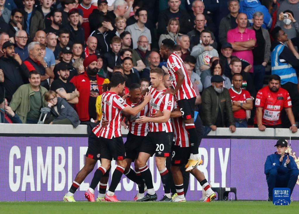 43.3米超远吊射破门，亚当斯创造本赛季英超最远距离进球（亚当斯43.3米超级吊射，刷新本赛季英超最远进球纪录）