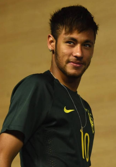 NBA球员专访：詹姆斯谈季后赛目标,（专访NBA球星詹姆斯：畅谈季后赛目标）