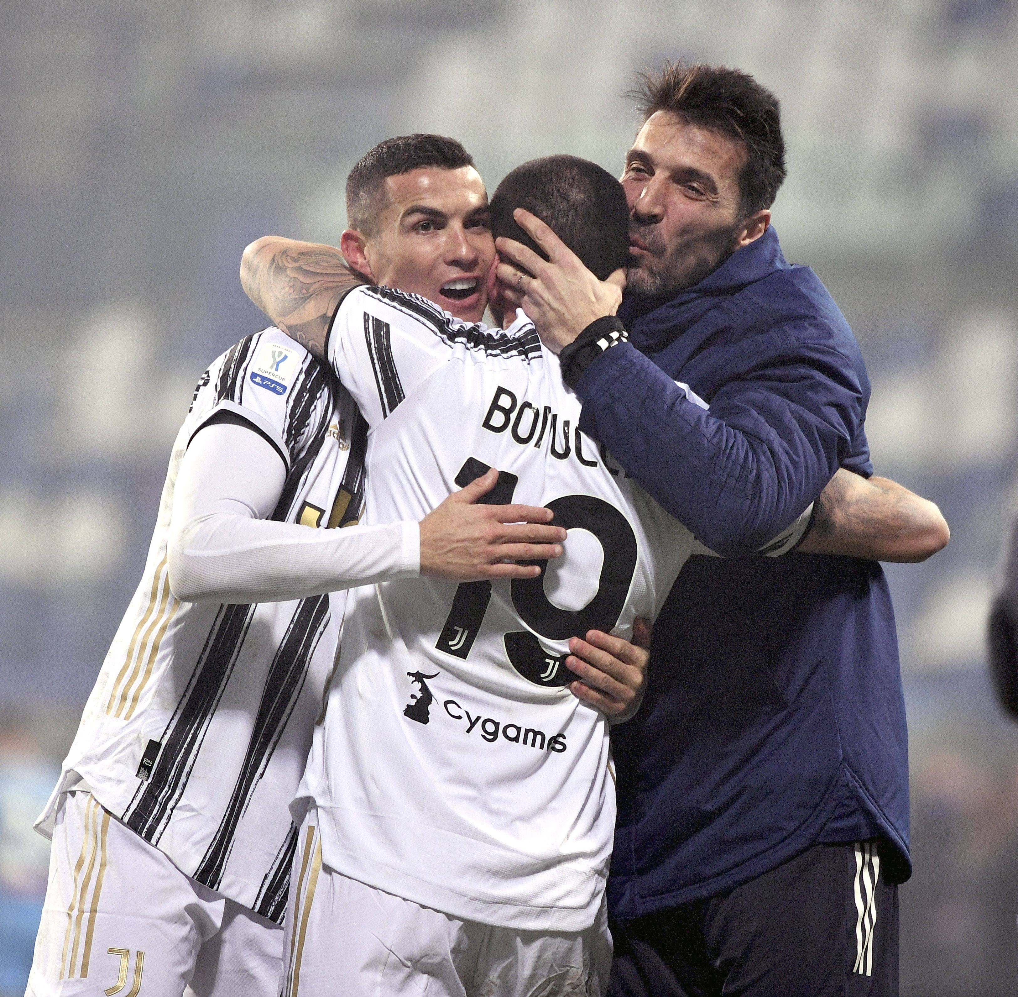 维维亚诺：孔蒂总是在抱怨，从来没有什么能让他满意（维维亚诺：孔蒂总爱抱怨，几乎没有什么能令他满意）