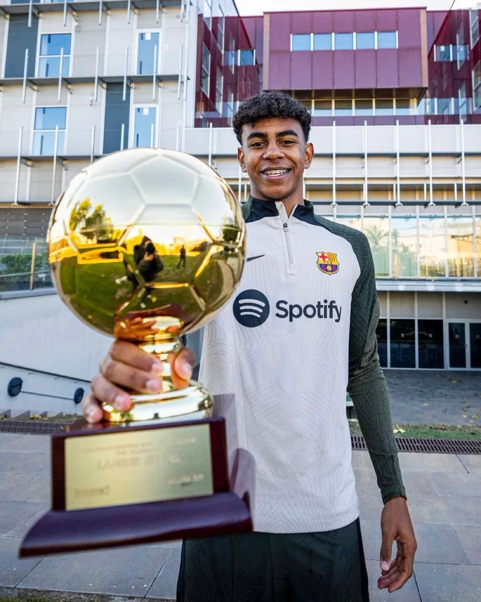 美记：文班亚马和卡斯尔均参加马刺完整训练，后者或明天复出（美媒记者：文班亚马与卡斯尔均参加马刺合练，卡斯尔有望明日复出）