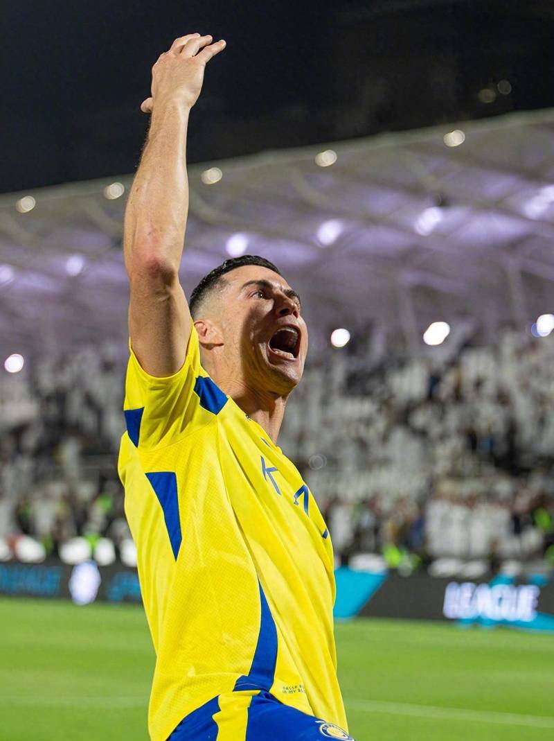 尹鸿博：明天是我生涯最后一场中超，因伤不得不做出退役选择（尹鸿博因伤宣布退役：明日迎来中超生涯最后一战）